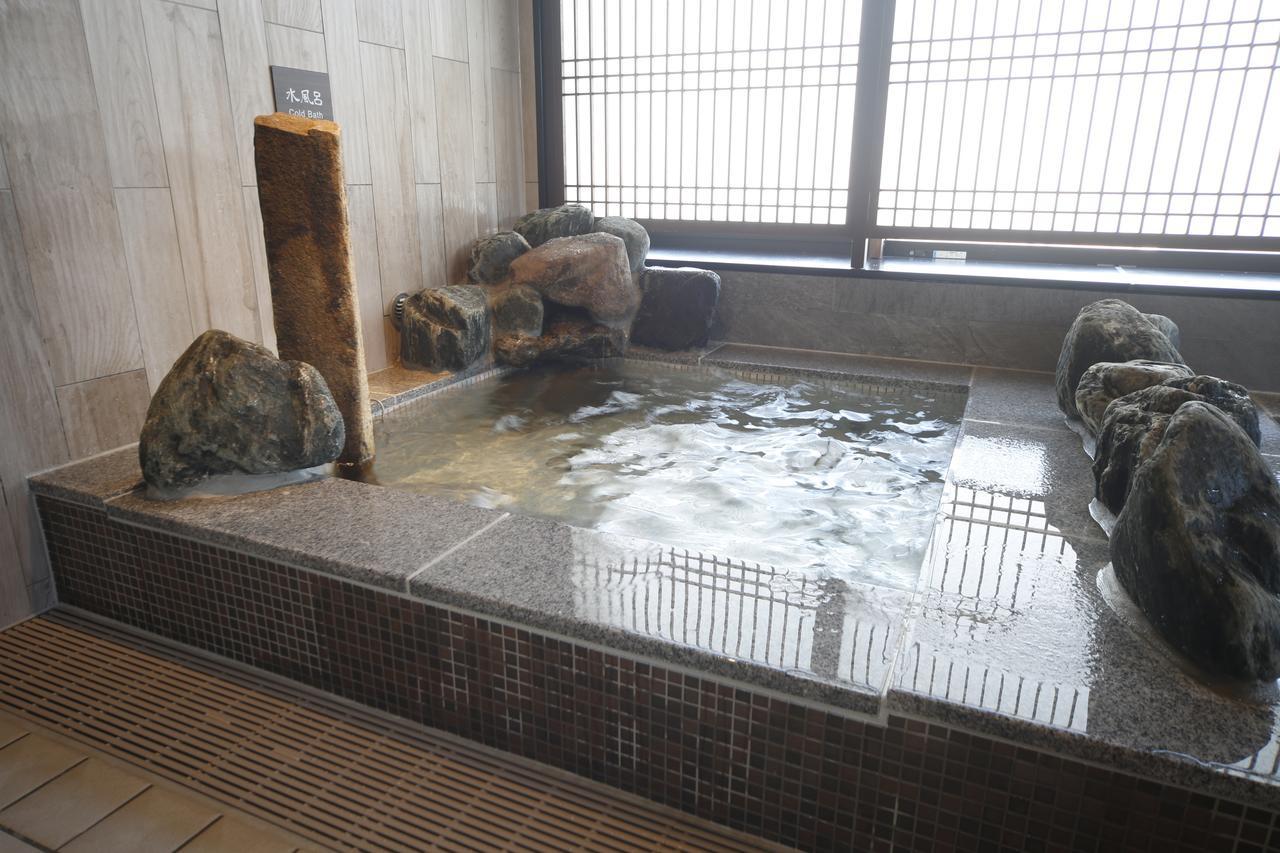 Natural Hot Spring Shoun No Yu Dormy Marunouchi 4*